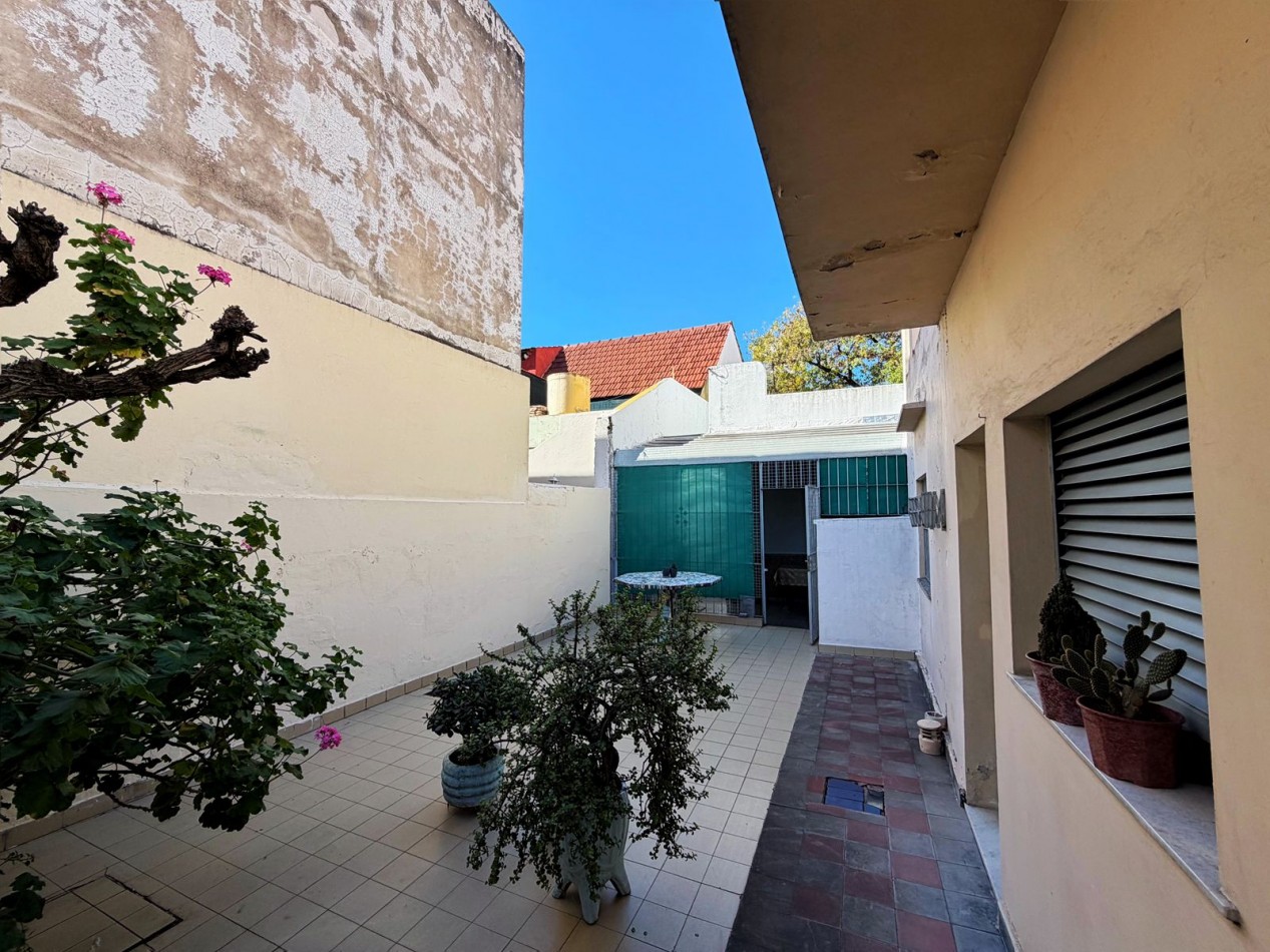 Venta casa 4 ambientes - Lote propio - Multifamiliar 