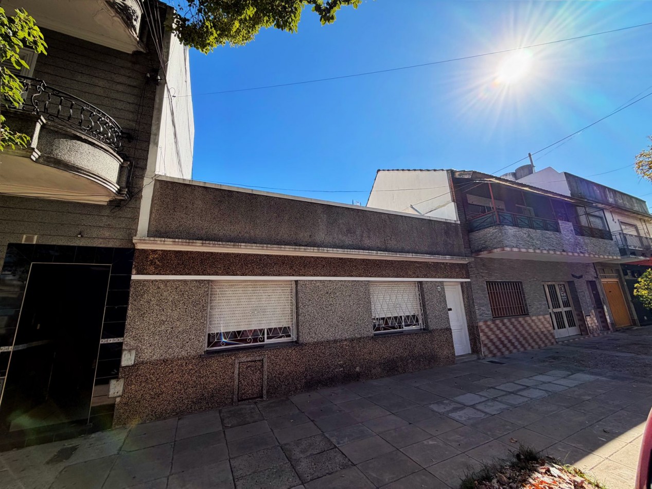 Venta casa 4 ambientes - Lote propio - Multifamiliar 