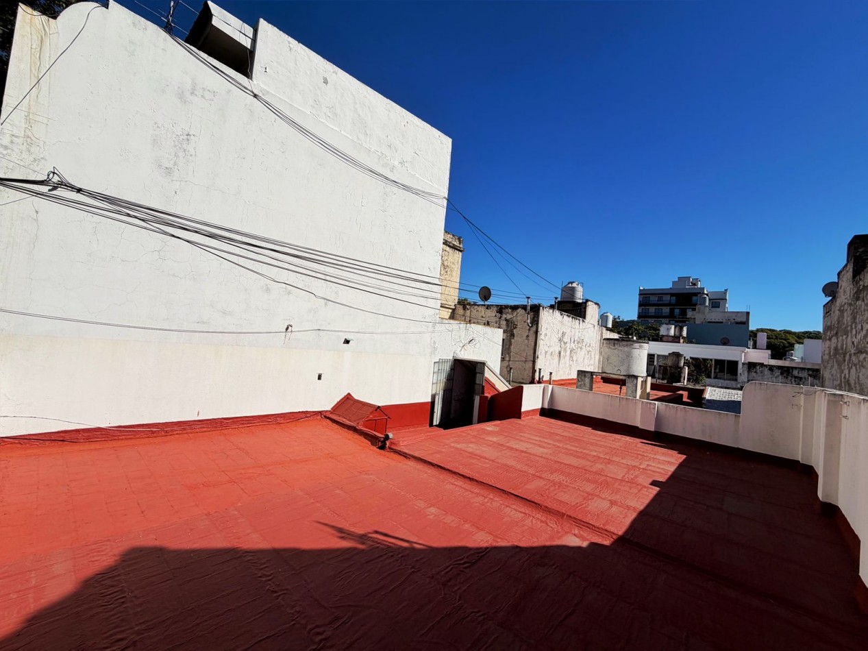 Venta casa 4 ambientes - Lote propio - Multifamiliar 