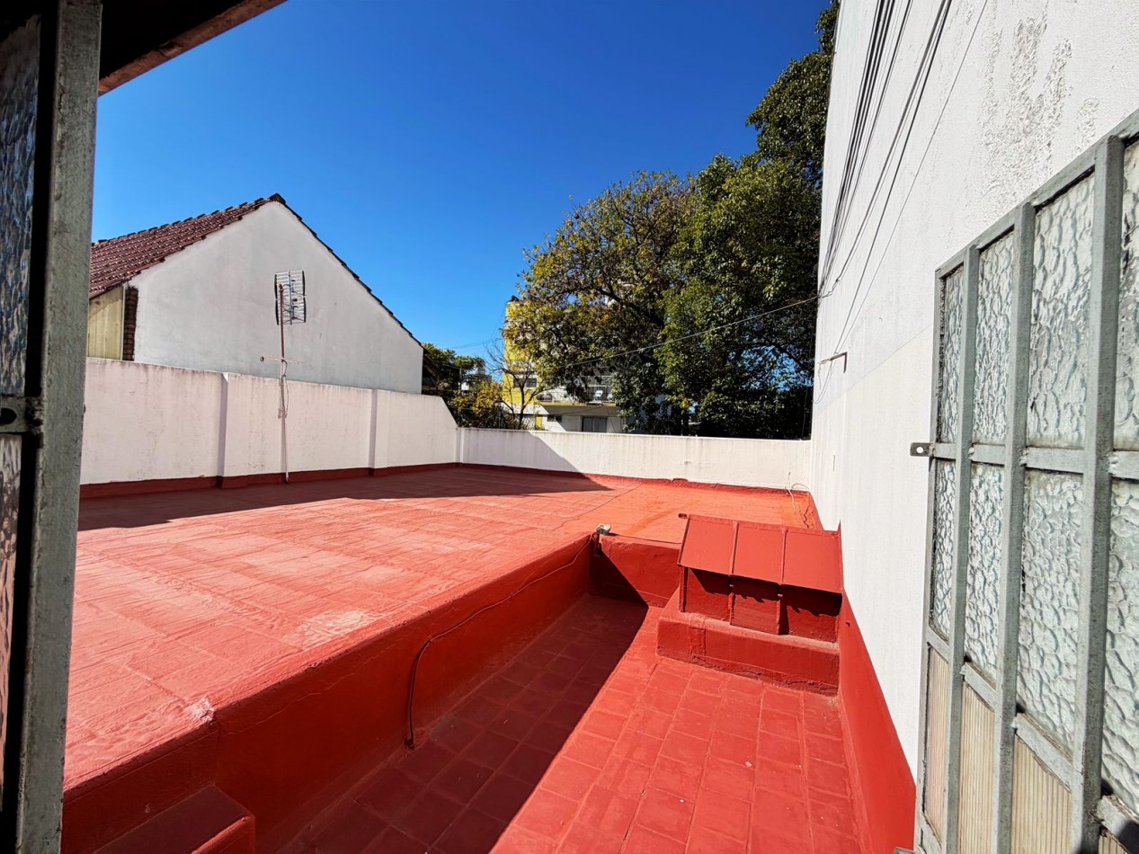 Venta casa 4 ambientes - Lote propio - Multifamiliar 