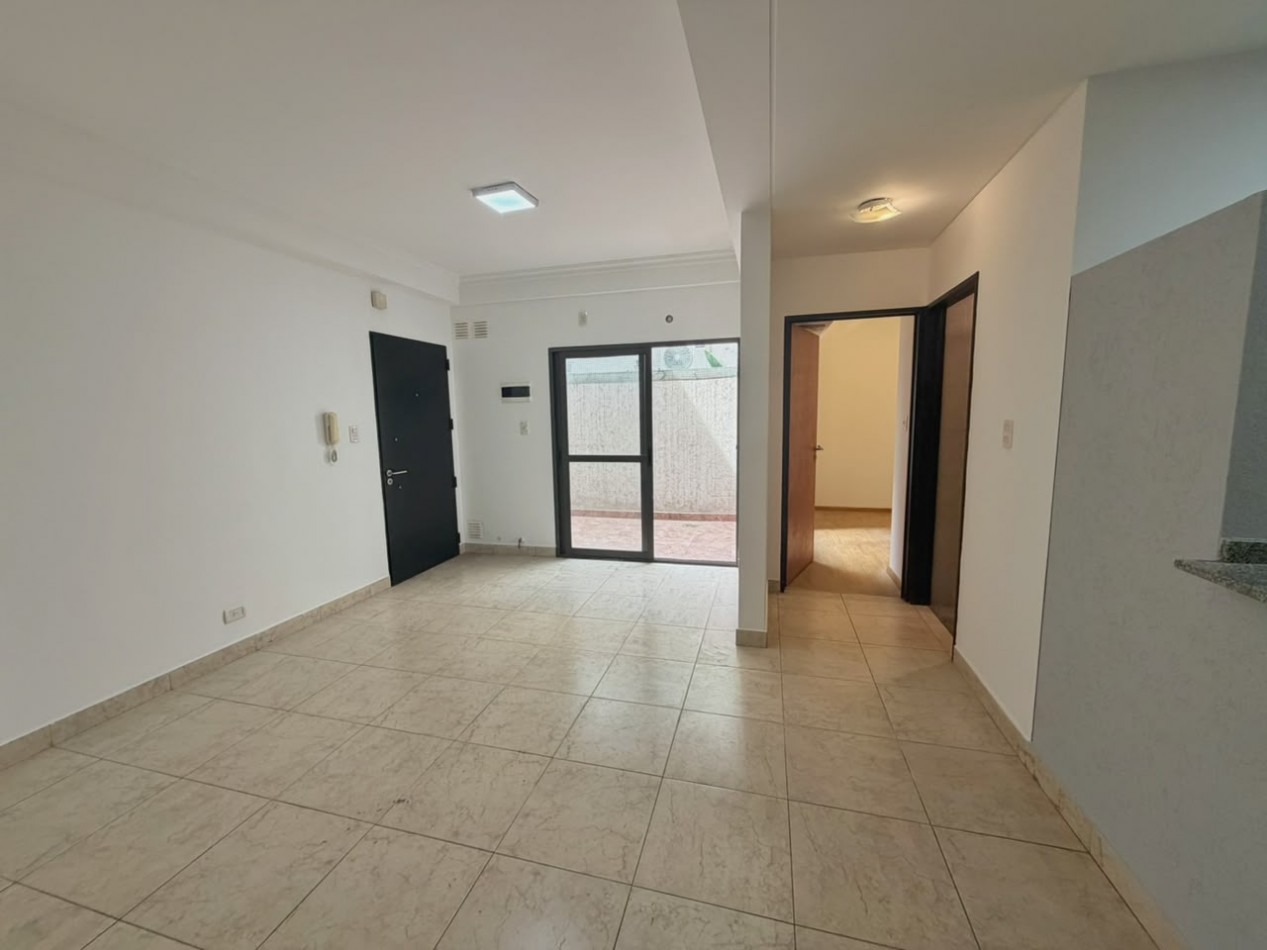 Departamento 2 amb P.B. C/ PATIO. Bajas exp.