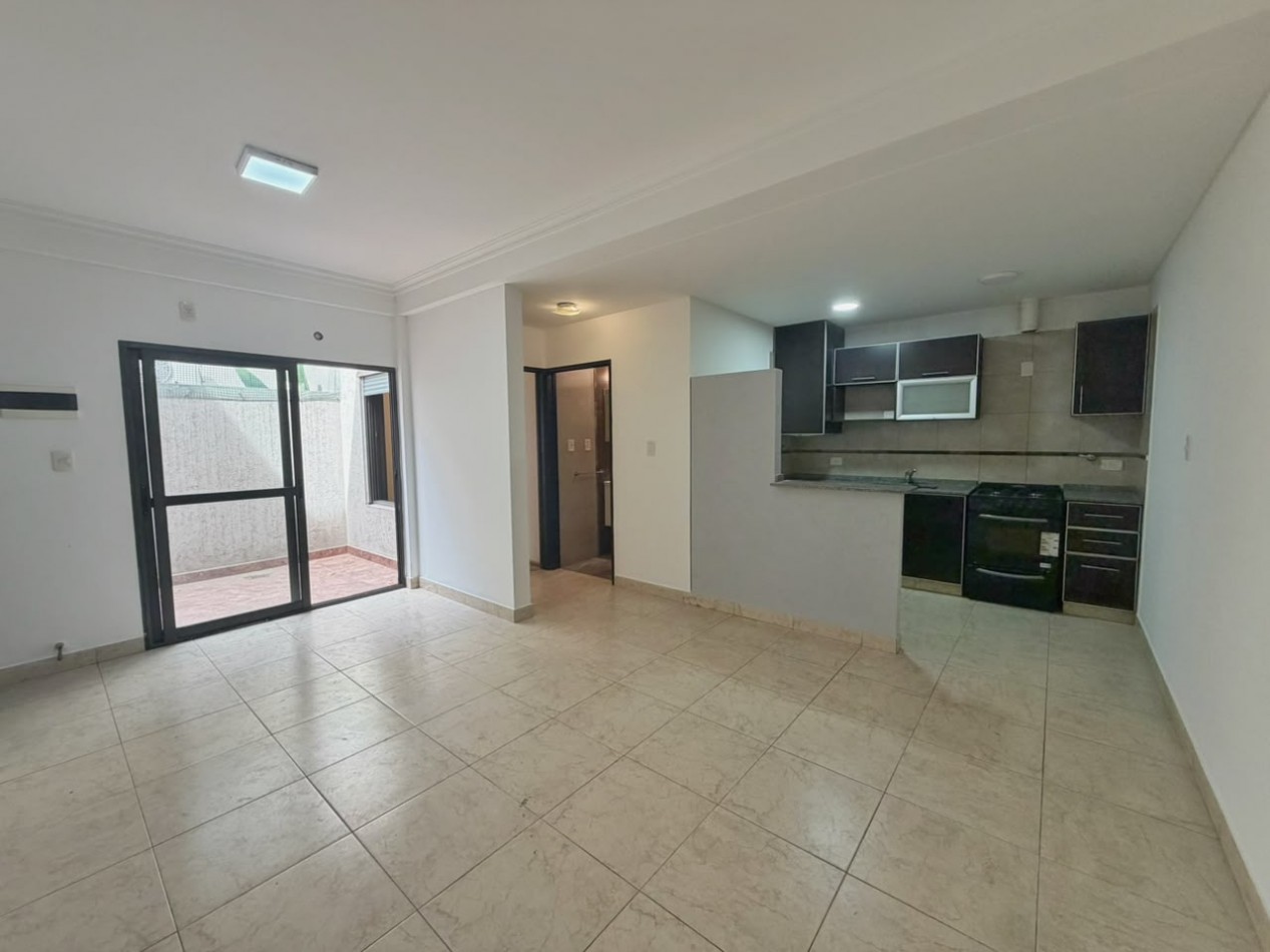 Departamento 2 amb P.B. C/ PATIO. Bajas exp.