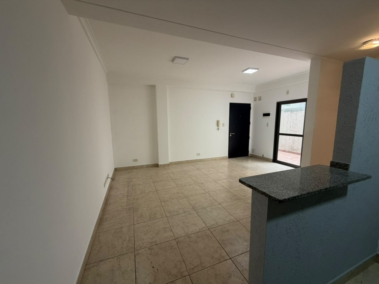 Departamento 2 amb P.B. C/ PATIO. Bajas exp.