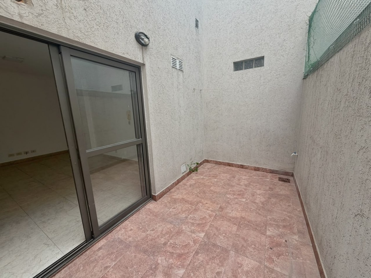 Departamento 2 amb P.B. C/ PATIO. Bajas exp.