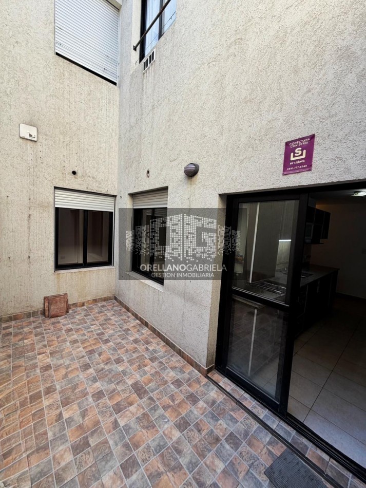 VENDE DEPTO 3 AMBIENTES PB AL FRENTE CON PATIO