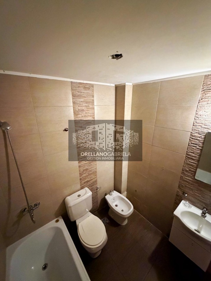 VENDE DEPTO 3 AMBIENTES PB AL FRENTE CON PATIO